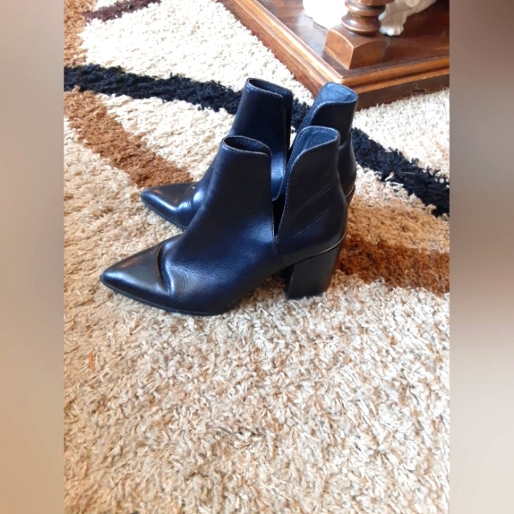 Steve Madden Kaylah Black Ankle Booties Leather 8M Block Heel Preppy Boho